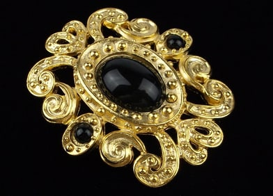 Mint vintage Ornate Brooch