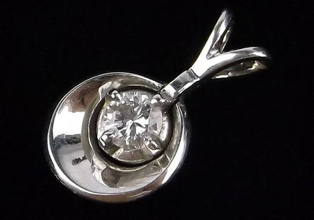 Mint 1960s 14kt White Gold .25ct Diamond Pendant: 14kt gold in excellent condition