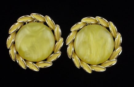 Mint Vintage 1960s Enameled Lucite Flower Earrings
