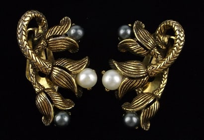 Mint Designer Vintage 1960s Pearl Earrings