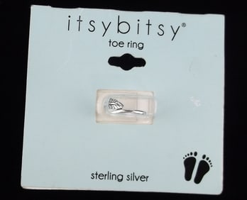 New Sterling Silver Feather Toe Ring $30