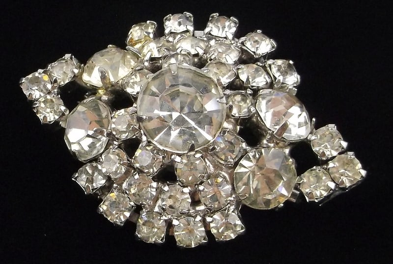 Stunning Vintage 1950s Rhinestone Brooch (1 of 3)