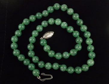 Mint Vintage 1970s Jade Ball Necklace 18"