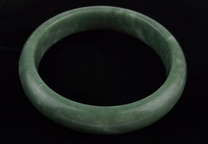 Mint Vintage Solid Jade Bangle Bracelet 7.5"