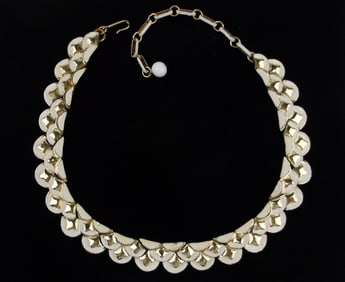 Gorgeous 1950s Coro Craft Pegasus Dragon Scale Necklace 16"