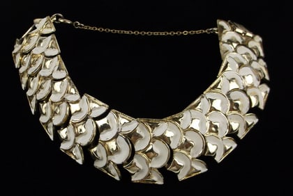 Gorgeous 1950s Coro Craft Pegasus Dragon Scale Bracelet 7.25"