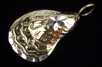 Mint Vintage 14kt Gold Oyster Pendant