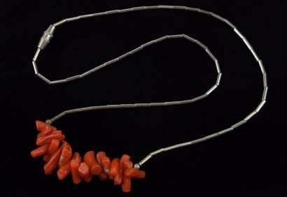 Stunning Vint Navajo Sterling Silver Red Coral Necklace 15"