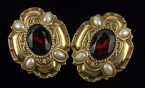 Beautiful Vintage 1928 Brand Rhinestone Earrings