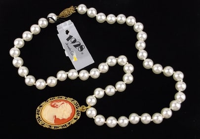 New With Tags 1928 Brand Cameo Necklace 18"