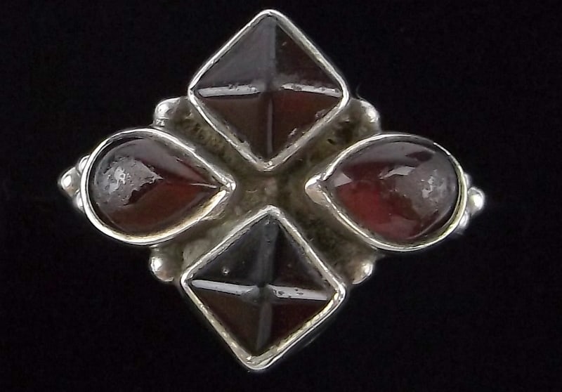 Mint Vint Nicky Butler Sterling Silver Garnet Ring 7 (1 of 3)