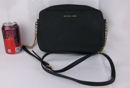 Gorgeous Michael Kors Leather Crossbody Handbag Purse