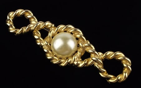 Stunning Vintage 1960s Big Faix Pearl Brooch