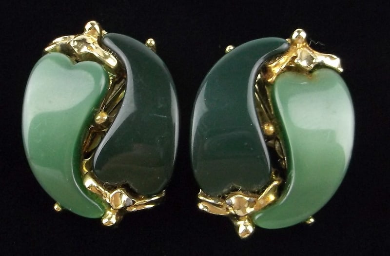 Stunning Vintage 1950s Lucite Earrings: excellent condition