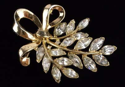 Stunning 1940s Alfred Philippe Crown Trifari Crystal Brooch