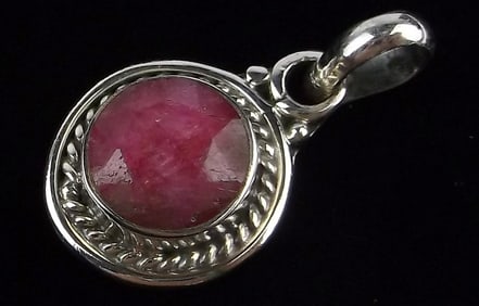 New Bali Sterling Silver 1ct Ruby Pendant