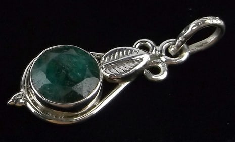 New Bali Sterling Silver 1.25ct Emerald Drop Pendant
