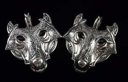 Mint Vintage Wolf Pendant Set