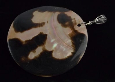 Big Mint Vintage Sterling Silver Shell Pendant
