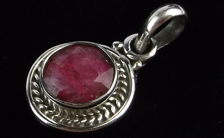 New Bali Sterling Silver 1ct Ruby Pendant