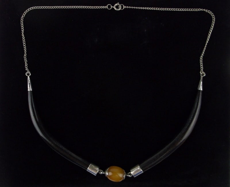 Mint Vint Sterling Silver Ancient Amber Horn Necklace 18": Guaranteed Solid 925 Sterling Silver, in Excellent Condition
