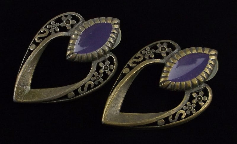 Mint Vintage Enameled VAL Earrings Set: Mint Condition, In Like New Condition, Perfect