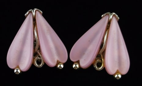 Gorgeous Vintage 1950s Lucite Heart Earrings
