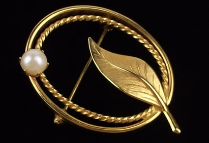 Mint Vintage 1960s Pearl Leaf Brooch