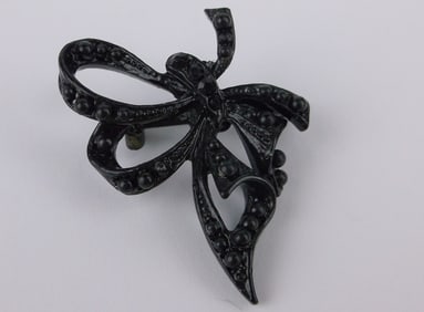 Stunning Vintage 1960s Rhinestone Brooch