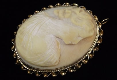 Stunning Antique 1930s 10kt Gold Shell Cameo Brooch 7.68g