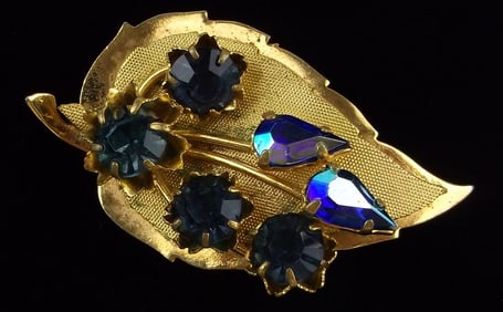 Gorgeous Vintage 1960s Rhinestone Brooch