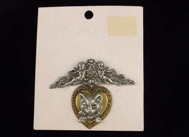 New Vintage On Card Ornate Cat Cherubs Brooch