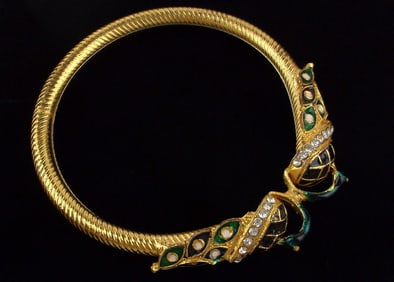 Mint Vintage Enameled Rhinestone Peacock Bracelet 8"