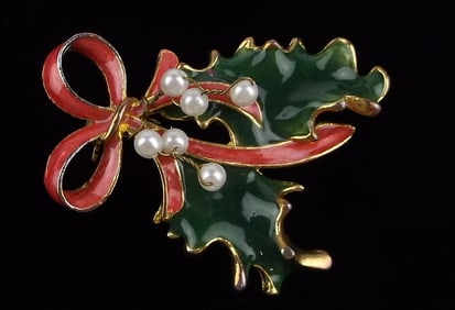 Gorgeous Vintage Enameled Holly Christmas Brooch