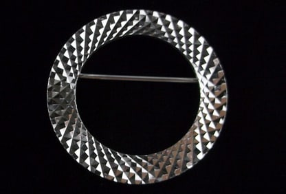 Mint Antique 1950s Wells Sterling Silver Circle Brooch
