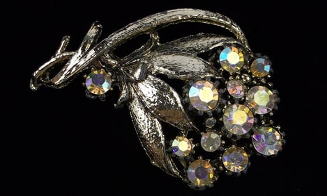 Gorgeous Vintage 1960s Aurora Borealis Rhinestone Brooch