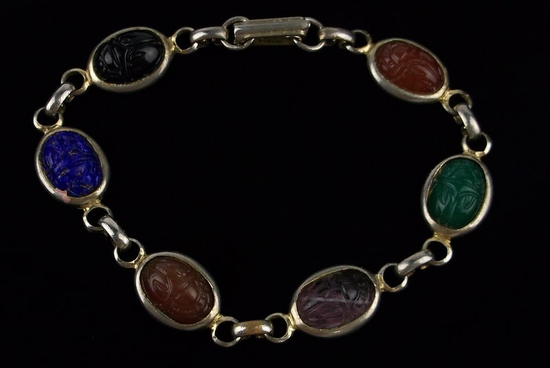 Vintage 1950s Glass Egyptian Scarab Beetle Bracelet 7.5": .