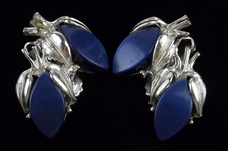 Gorgeous Vintage 1950s Lucite Earrings: excellent condition