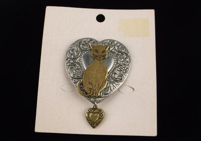 New On Card Vintage Ornate Cat Heart Brooch
