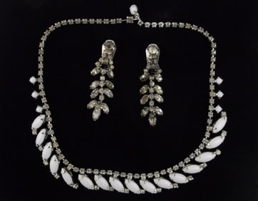 Stunning Vintage 1950s Rhinestone Necklace Earrings Set 17"