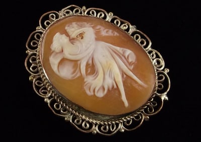 Gorgeous Antique 1940s 12kt GF Hand Carved Shell Cameo Brooch