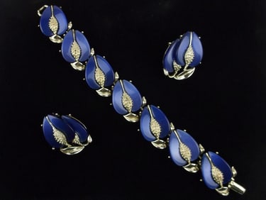 Mint Vintage 1960s Lisner Lucite Bracelet Earrings Set 7"