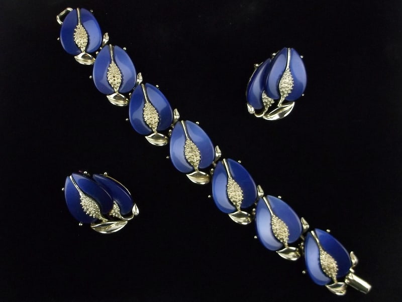 Mint Vintage 1960s Lisner Lucite Bracelet Earrings Set 7" (1 of 4)