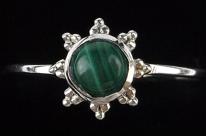 New Sterling Silver Malachite Snowflake Ring 8: Solid Sterling Silver Guaranteed, in Brand New Never Worn Condition.