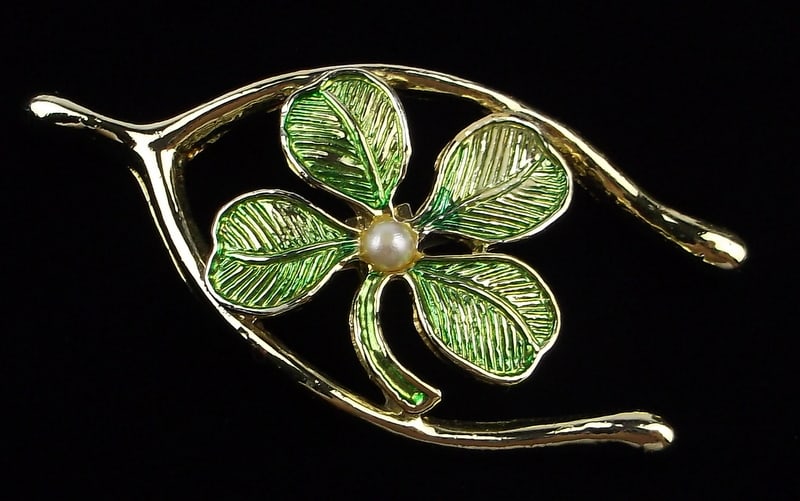 New Vintage 1960s Gerrys Shamrock Luck Brooch Enameled: new condition