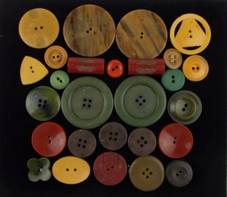 Large Antique 1930s-50s Bakelite Buttons Lot