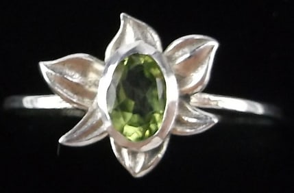 New Sterling Silver Peridot Lotus Ring 8