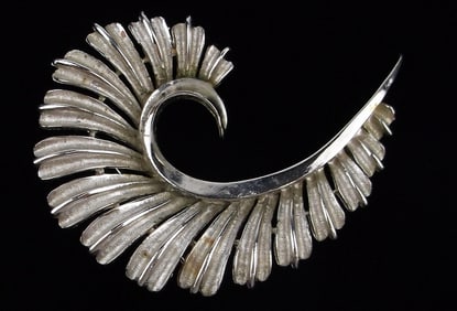 Stunning Vintage 1950s Coro Craft Brooch