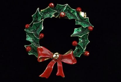 Mint Vintage 1950s Enameled Christmas Wreath Brooch