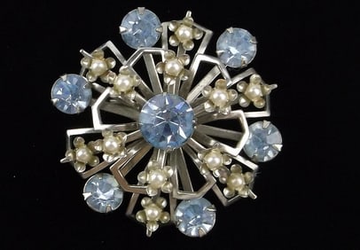 Mint Vintage 1950s Rhinestone Snowflake Brooch